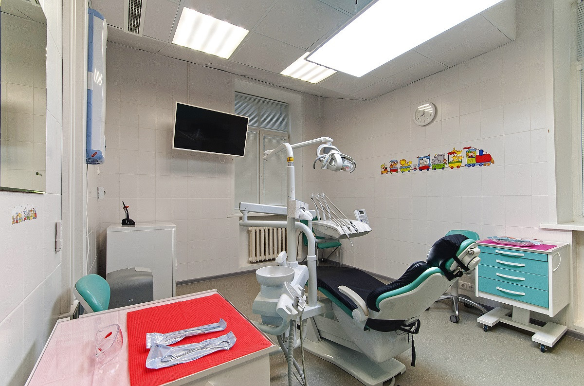 detskaya-stomatologiya-sm-doktor-na-yarczevskoj-ulicze-set-moskva-2