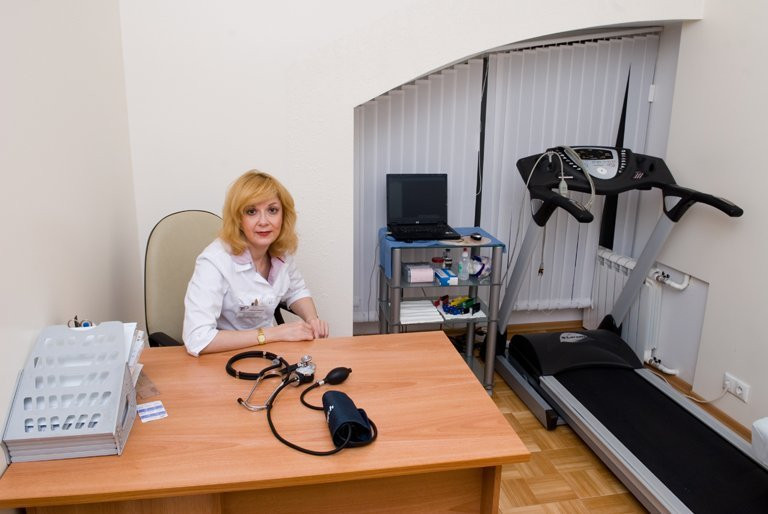 klinika-pervyj-doktor-na-kievskoj-ulicze-set-moskva-4