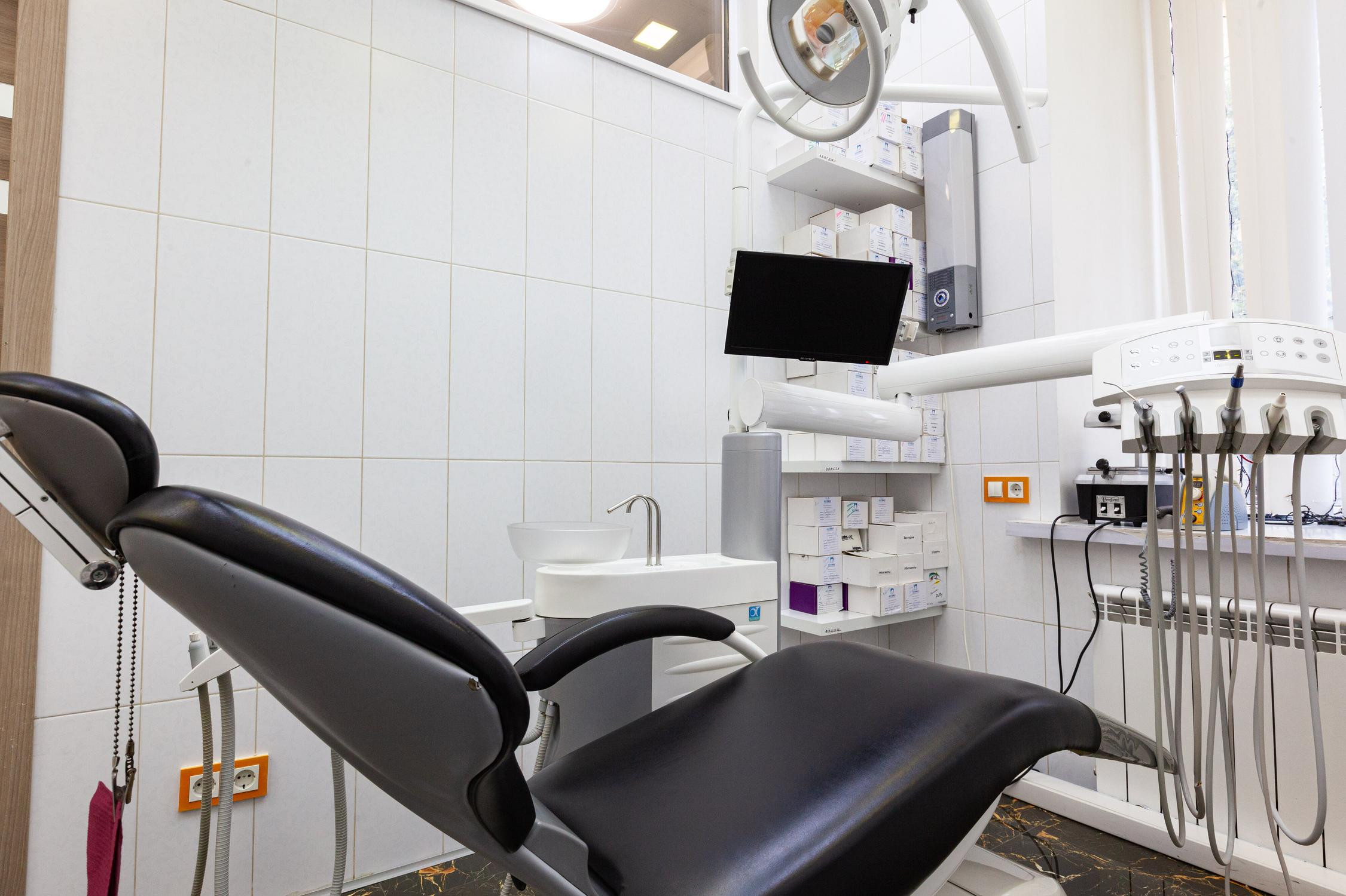 stomatologicheskaya-klinika-new-smile-na-oktyabrskoj-ulicze-set-moskva-7