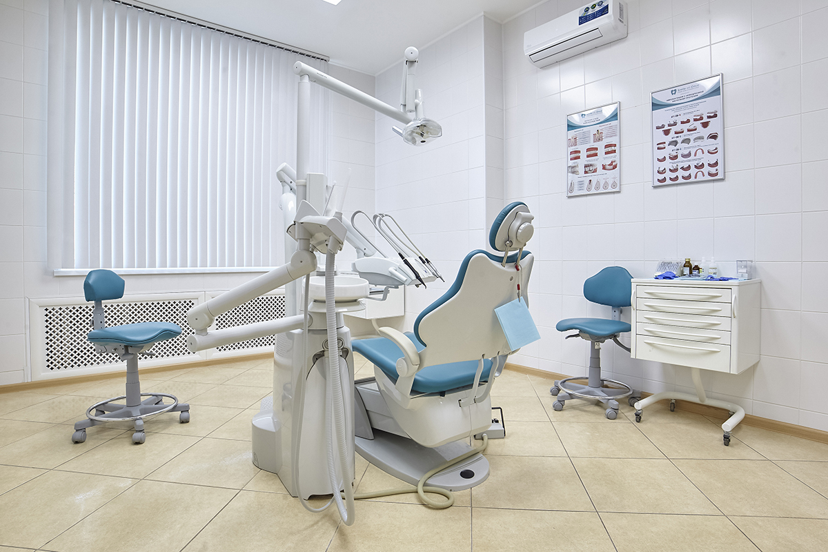 stomatologiya-innovaczionnyh-tehnologij-smile-at-once-na-dmitrovskom-shosse-moskva-4