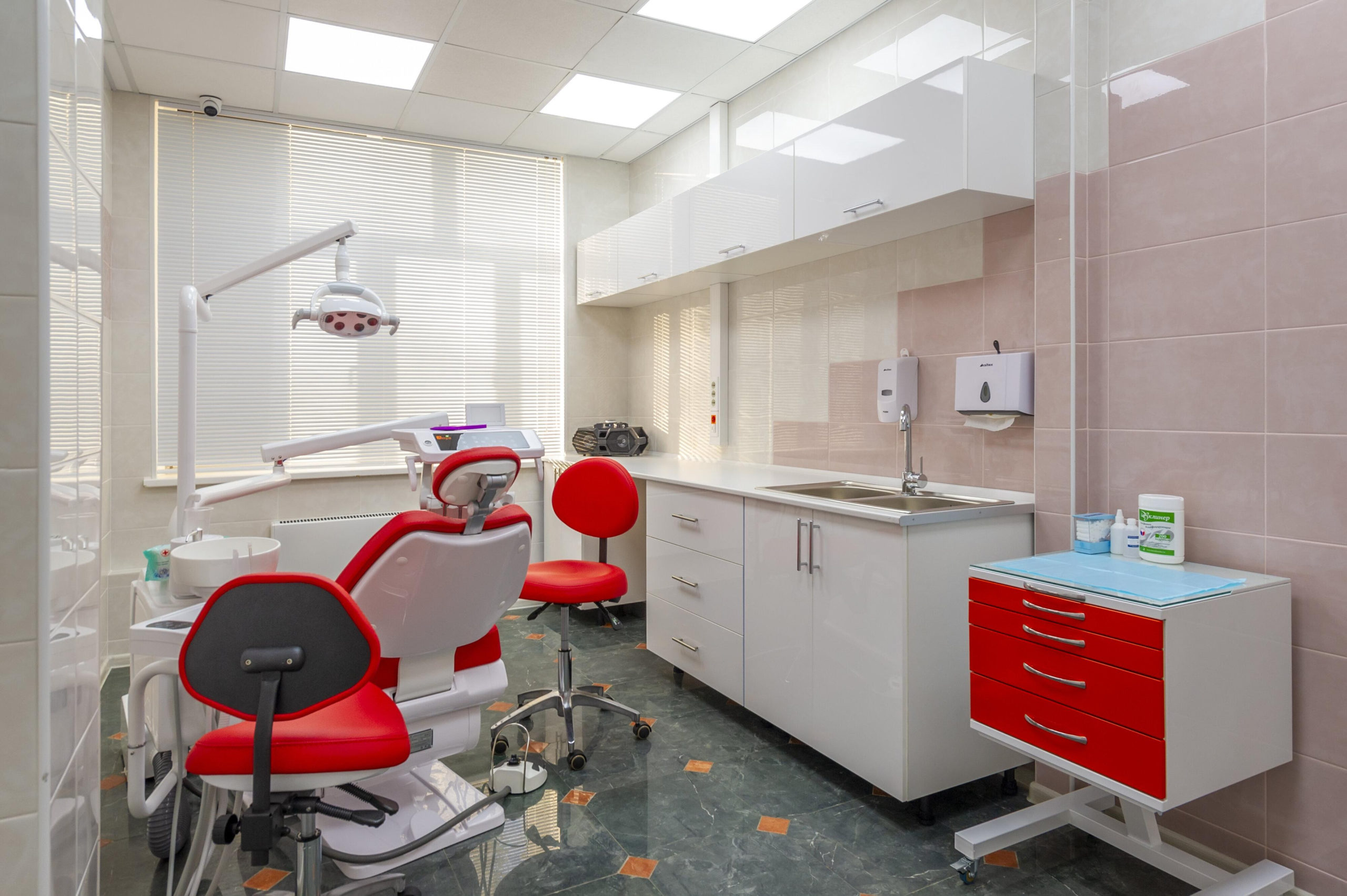 czentr-dentalnoj-implantologii-i-semejnoj-stomatologii-ms-dentaklinik-na-czentralnoj-ulicze-set-dolgoprudnyj-2