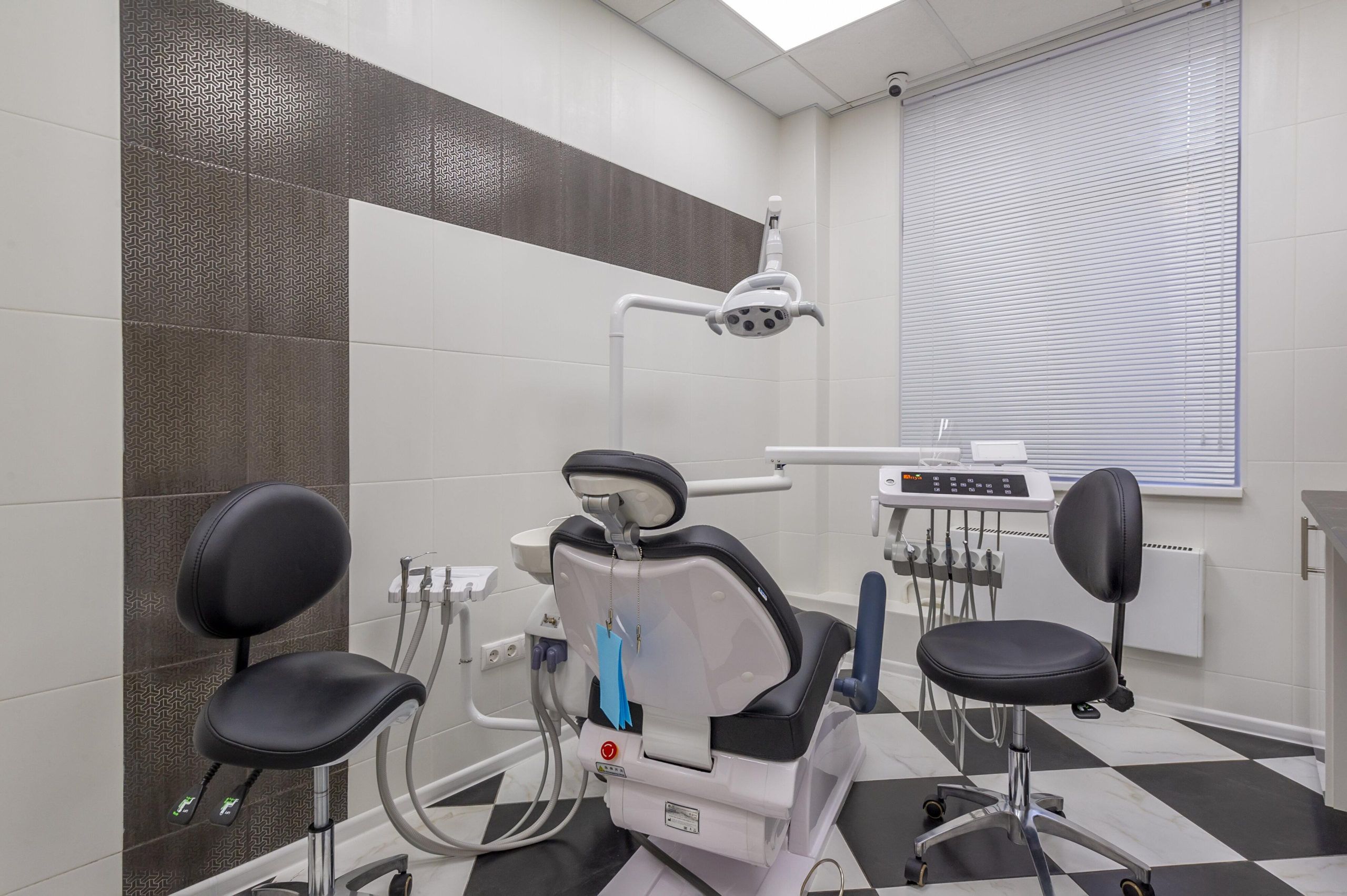 czentr-dentalnoj-implantologii-i-semejnoj-stomatologii-ms-dentaklinik-na-czentralnoj-ulicze-set-dolgoprudnyj-3