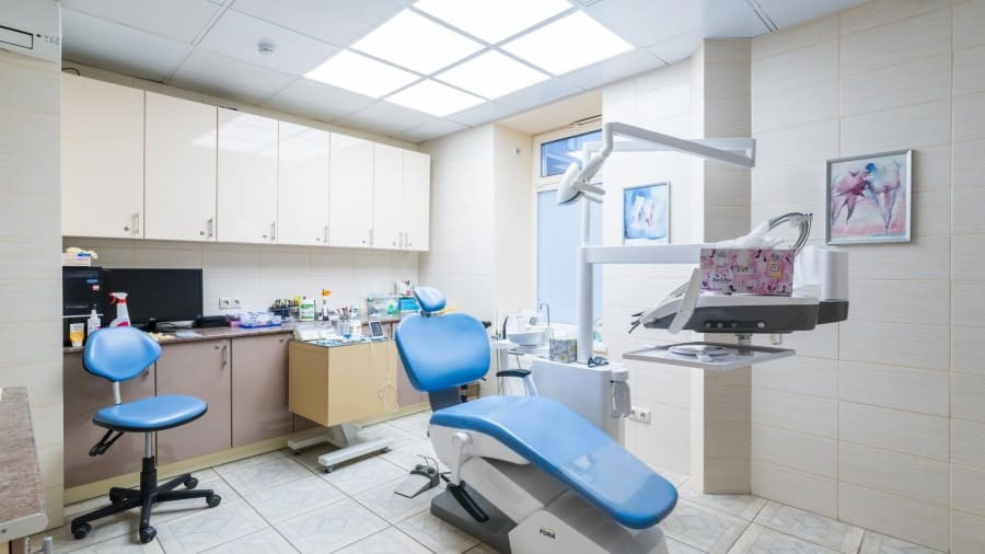 stomatologiya-iq-denta-na-oktyabrskoj-ulicze-moskva-3
